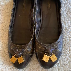 Louis Vuitton Brown Loafers 39 US 9